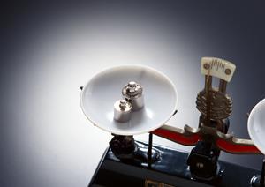 レーザーカッターの動画を公開しています。